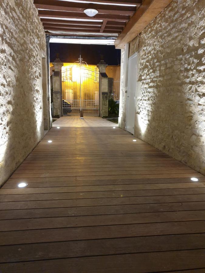 Au Loup Historic Appart hôtel