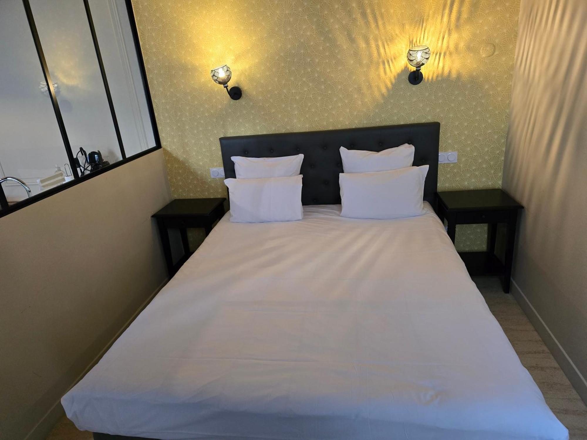 Au Loup Historic Apartahotel